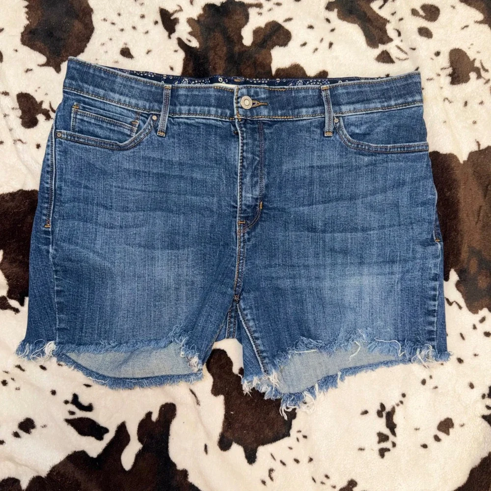 Levi's 525 Perfect Waist Shorts Women 16M Blue Denim Raw Hem Boho Western Summer
